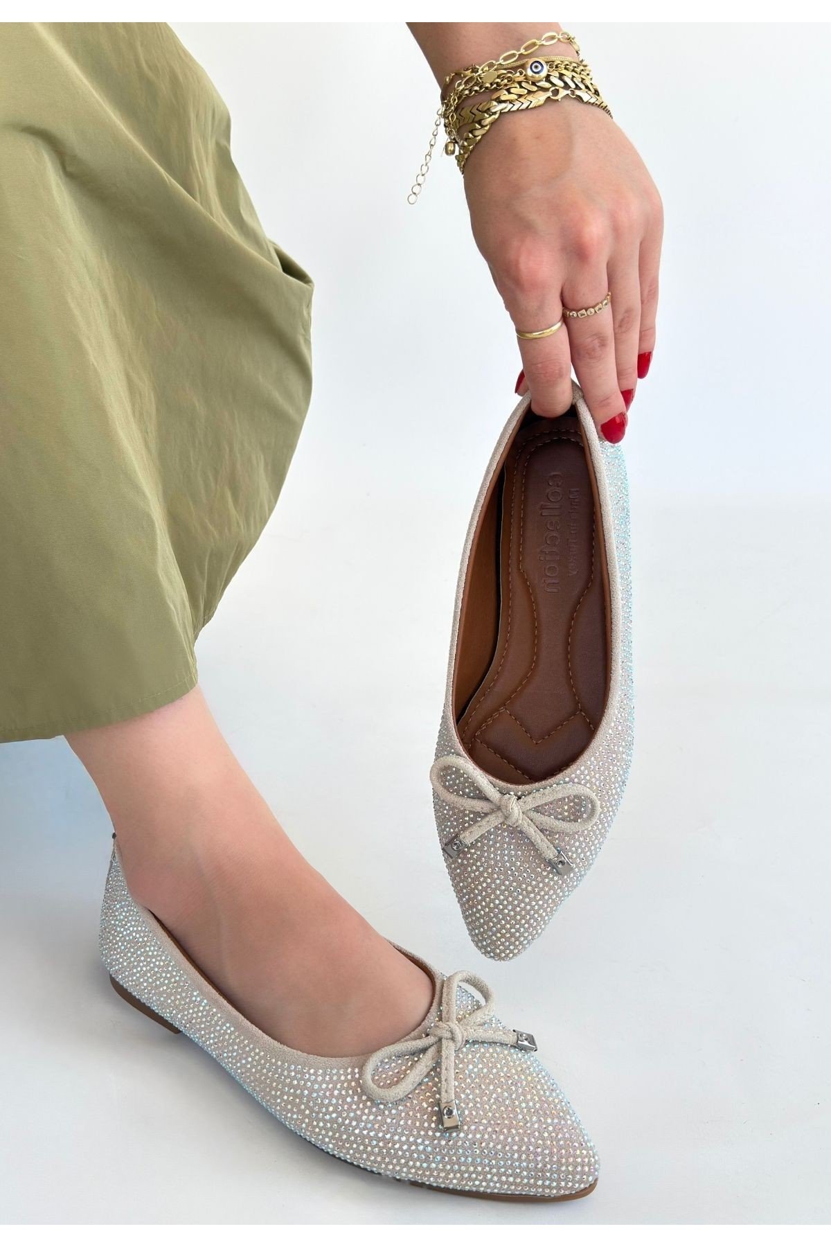 Sarra Bej Saten İşlemeli Babet Ayakkabı