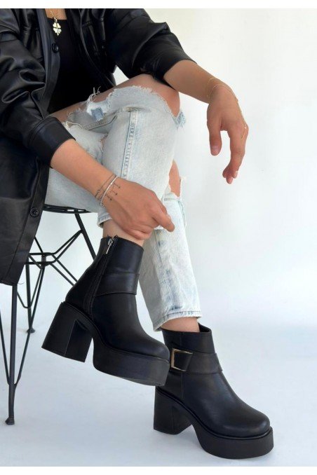 Lonji Siyah Cilt Topuklu Bot