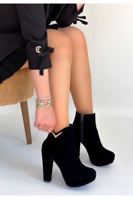 Denta Siyah Süet Topuklu Bot