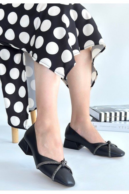 Pety Siyah Cilt Topuklu Ayakkabı