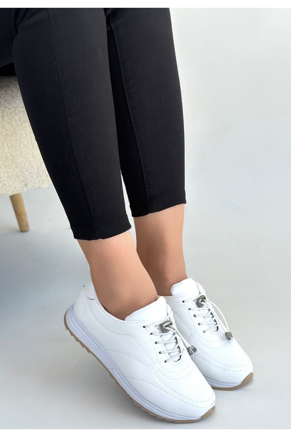 Kadın Sneaker Beyaz Cilt Bağcıklı Günlük Spor Ayakkabı