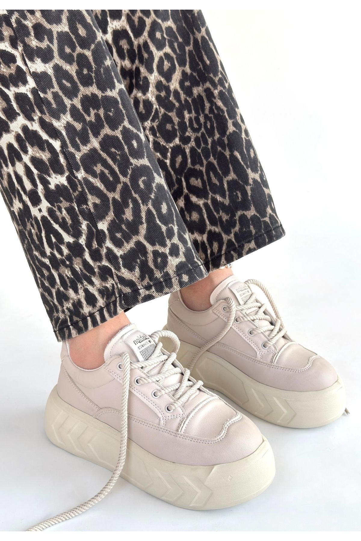 Kadın Sneaker Bej Cilt Bağcıklı Günlük Spor Ayakkabı