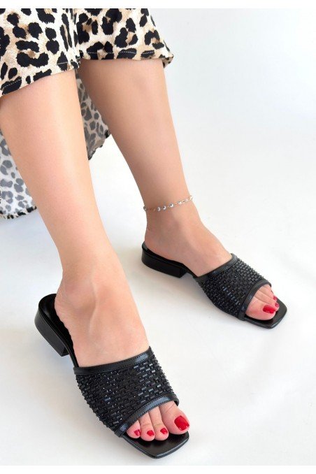 Ortu Siyah Cilt İşlemeli Terlik