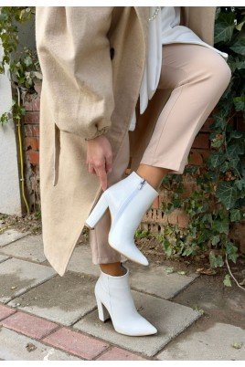 Kadın Topuklu Bot Beyaz Rugan Şık Kısa Bot Günlük & Özel Gün