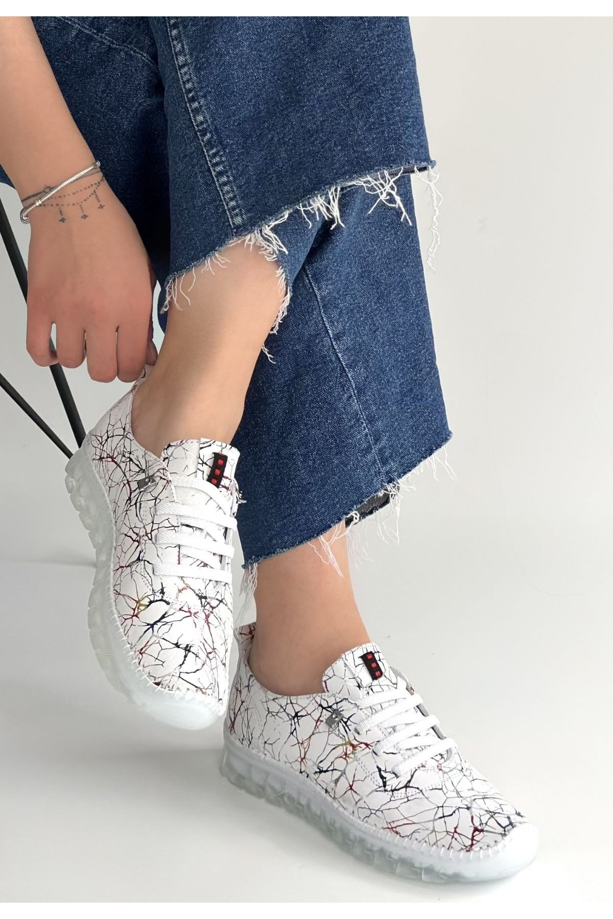 Jiten Beyaz Desenli Deri Bağcıklı Spor Ayakkabı