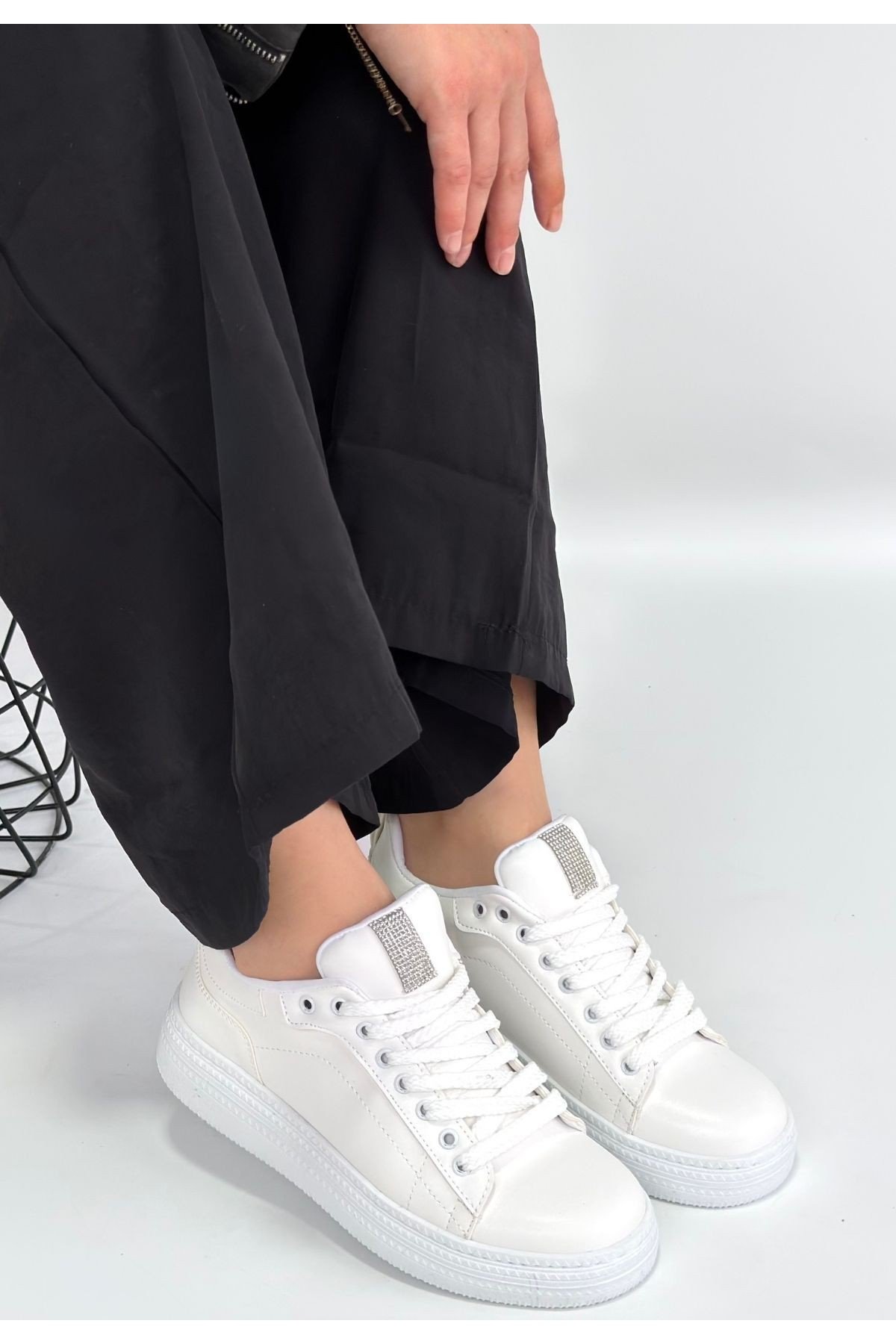 Kadın Sneaker Beyaz Cilt Bağcıklı Günlük Spor Ayakkabı