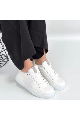 Kadın Sneaker Beyaz Cilt Bağcıklı Günlük Spor Ayakkabı