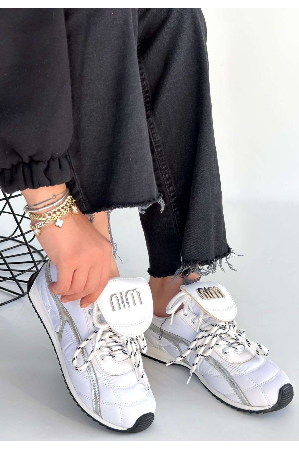 Kadın Sneaker Beyaz Cilt Bağcıklı Günlük Spor Ayakkabı Paraşüt Detaylı