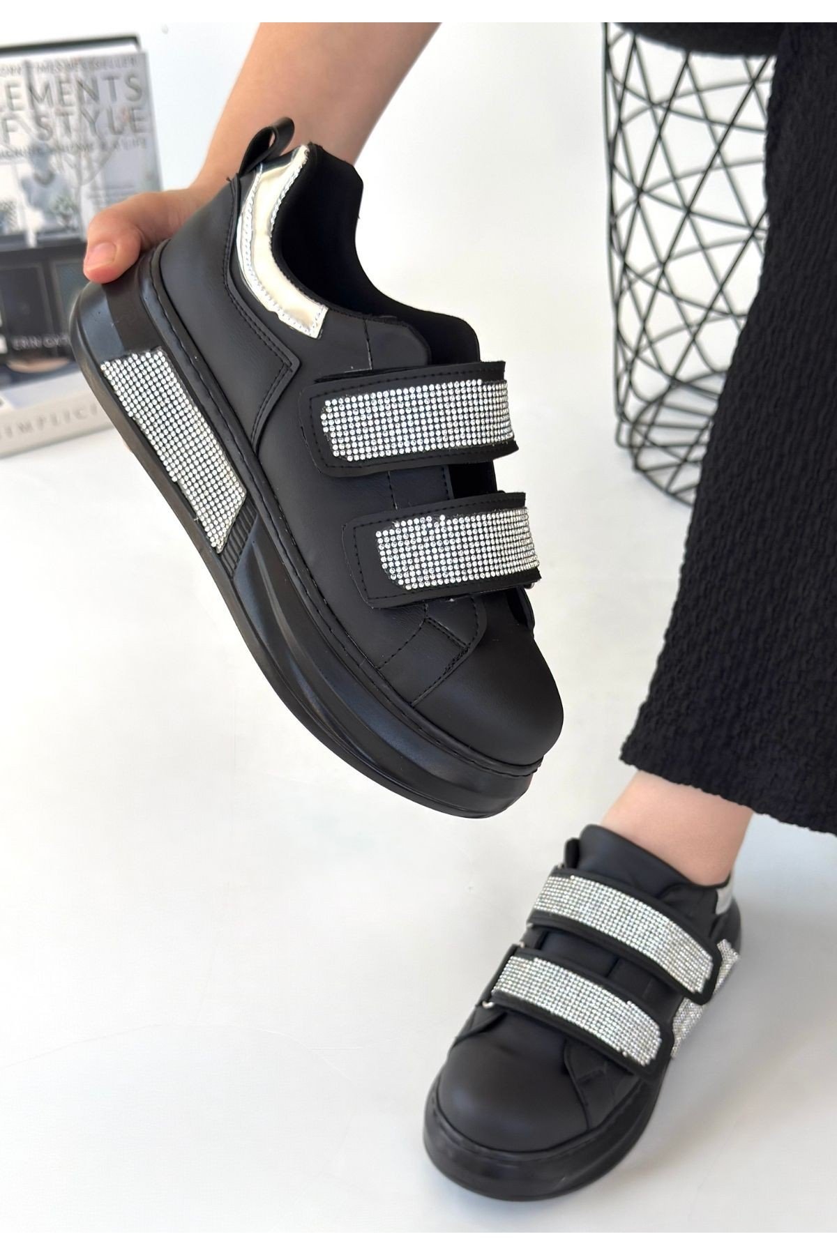 Kadın Sneaker Siyah Cilt Bağcıklı Günlük Spor Ayakkabı