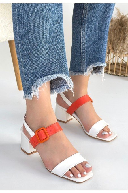 Year Beyaz Cilt Turuncu Detaylı Beyaz Topuklu Ayakkabı