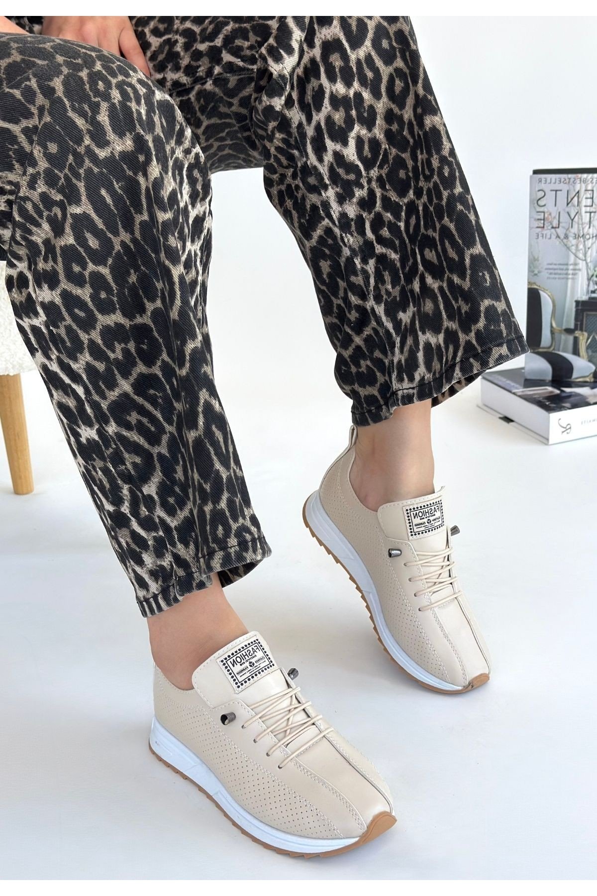 Kadın Sneaker Bej Cilt Bağcıklı Günlük Spor Ayakkabı