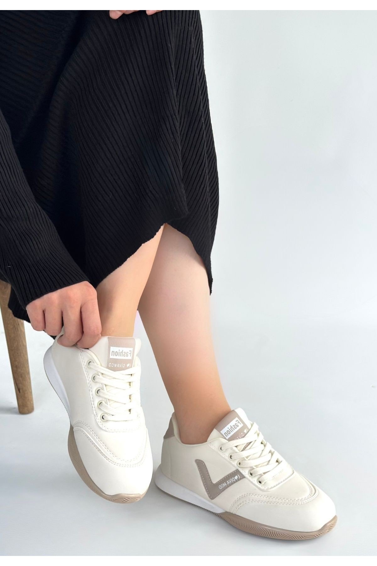 Kadın Sneaker Bej Cilt Bağcıklı Günlük Spor Ayakkabı